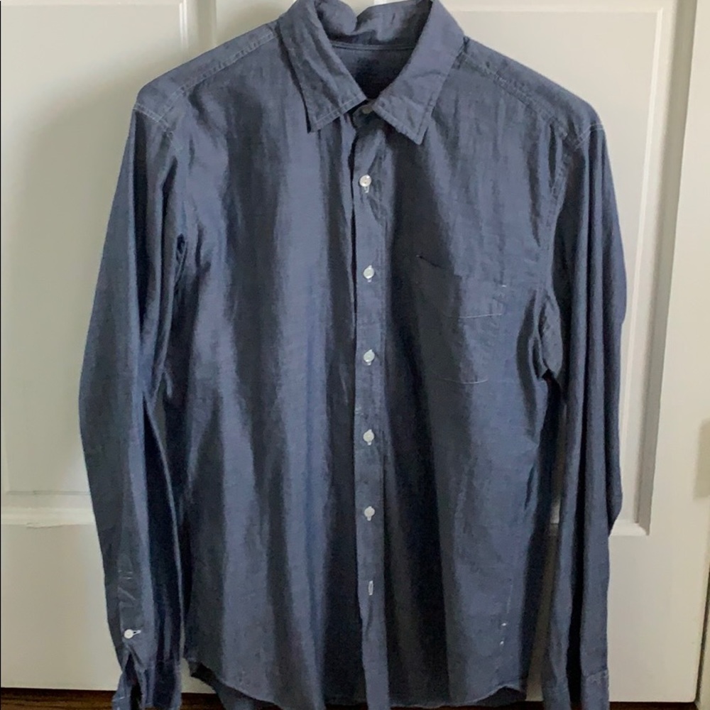 Men’s J Crew light weight chambray shirt.